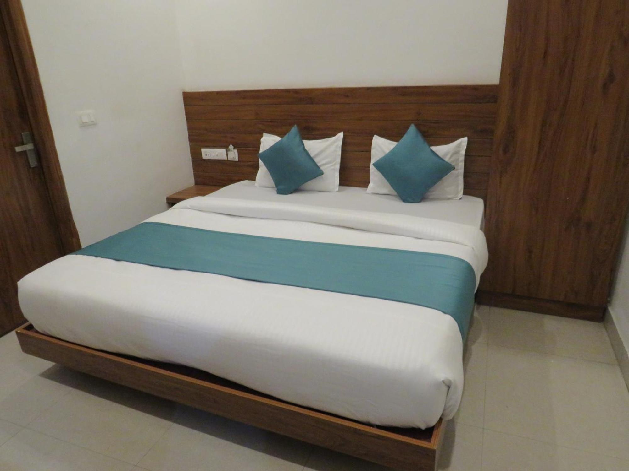 Hotel Namami Tapovan Рішикеш Екстер'єр фото